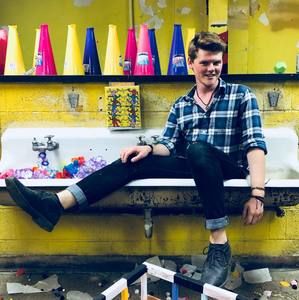 Meet your Posher, Max